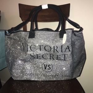 VS NWT xlarge weekender tote - so much room!